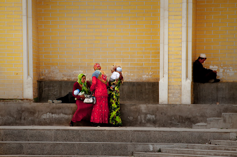 Mothers in front of the mosque